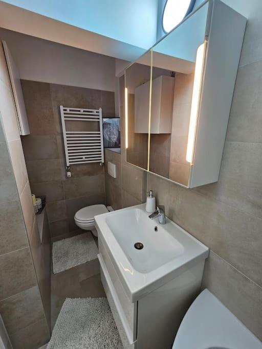 Affordable Suite In Vienna'S Hotpoint Exteriér fotografie