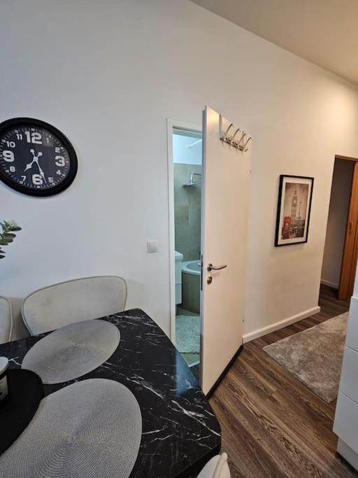 Affordable Suite In Vienna'S Hotpoint Exteriér fotografie